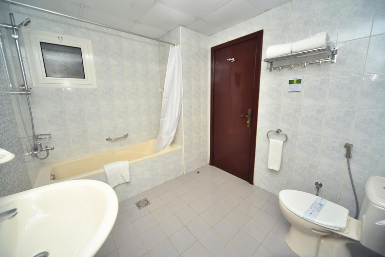 Bathroom 4, Nejoum Al Emarat, Sharjah City