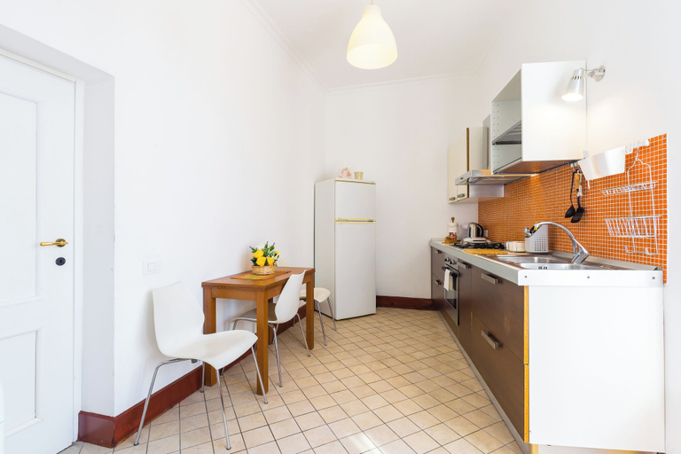 Others 4, Lopez 20 - a Big Family Apartment, Napoli