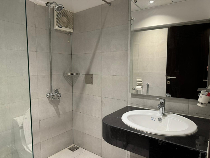Bathroom 4, Hamsun Apart Hotel Clifton, Karachi