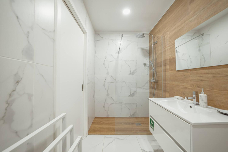 Bathroom 4, Coliseu Apartment by Hosty, Porto