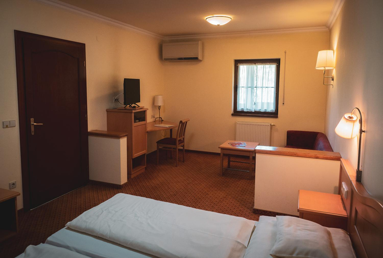 Others 5, Hetkuti Wellness Hotel, Mór