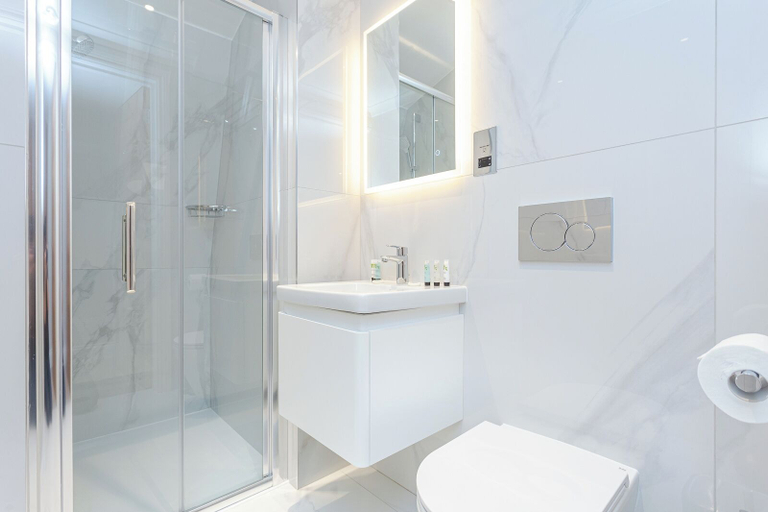 Bathroom 3, Cleveland Residences Farringdon, London