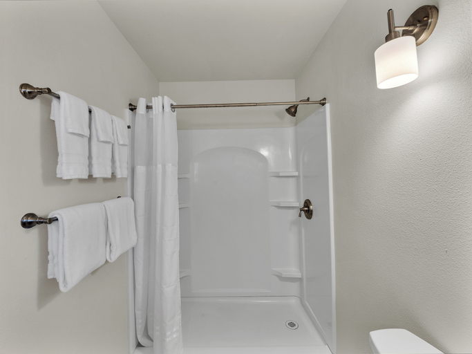 Bathroom 4, Castle Waimea Country Lodge, Hawaii