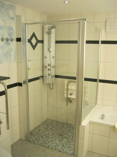 Bathroom 4, Land- und Kurhotel Tommes, Hochsauerlandkreis