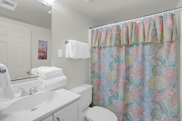 Bathroom 3, Tradewinds 903, Baldwin