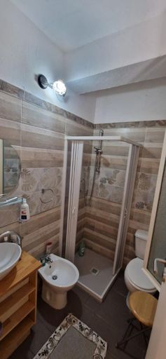 Bathroom 3, Hotel Mondial 2, Cagliari