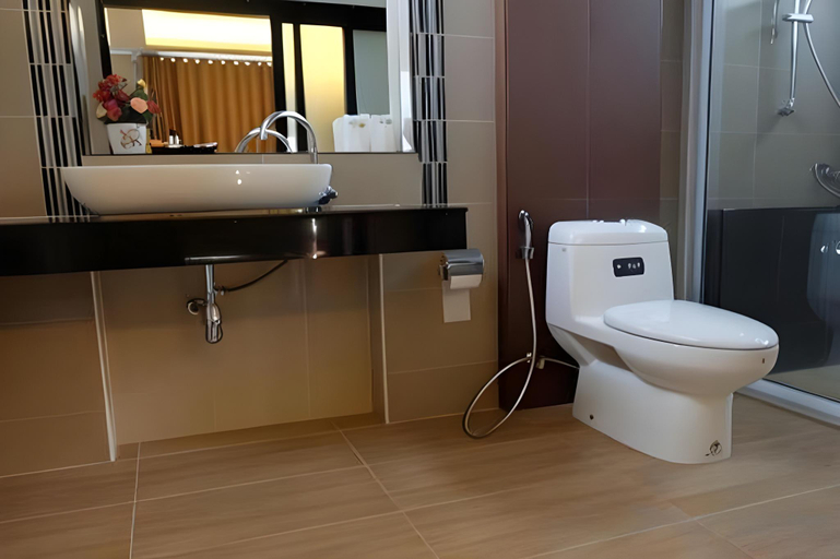 Bathroom 4, Nutchana Hill Boutique Hotel, Hat Yai