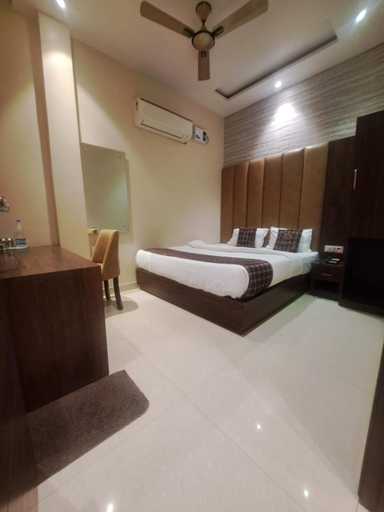 Bedroom 2, Hotel Blossom Inn, Amritsar
