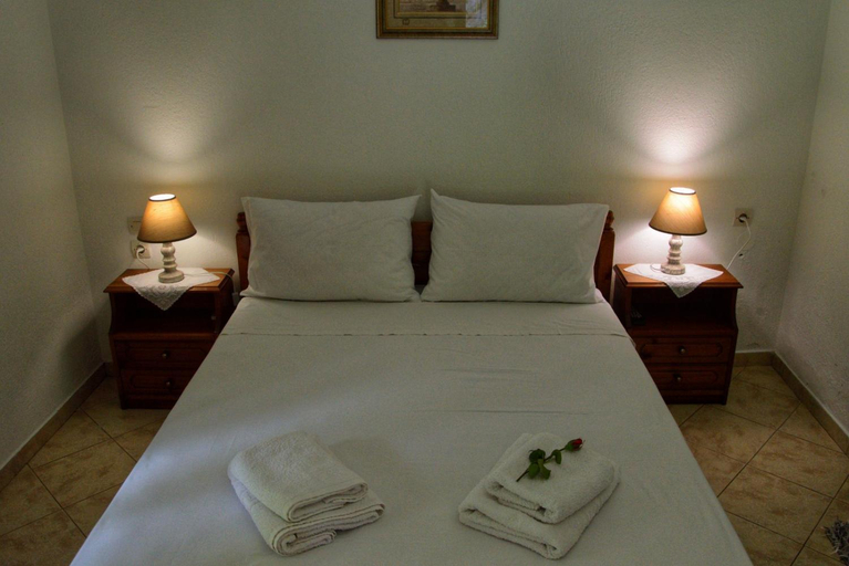 Bedroom 2, Λευκη Καμελια, Thessaly