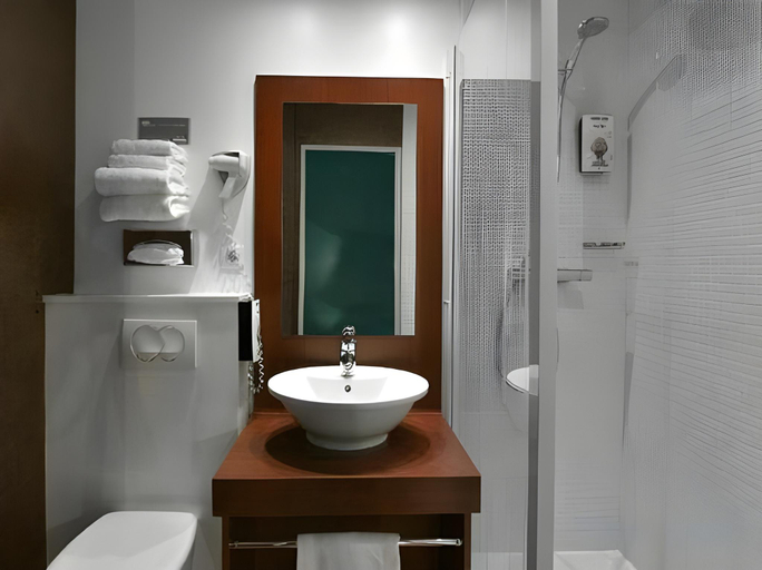 Bathroom 4, Birgit Hotel, Seine-Maritime