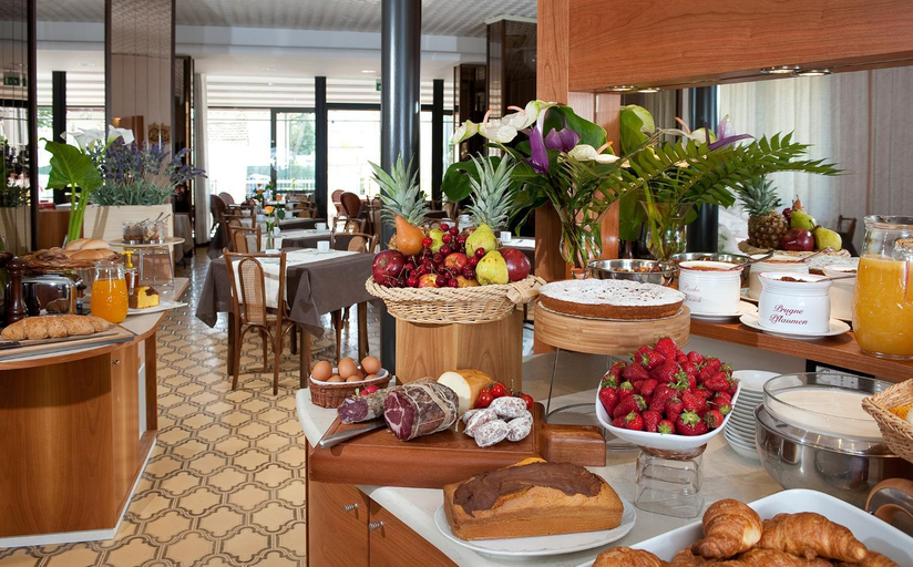 Others 5, Hotel Gabriella, Rimini