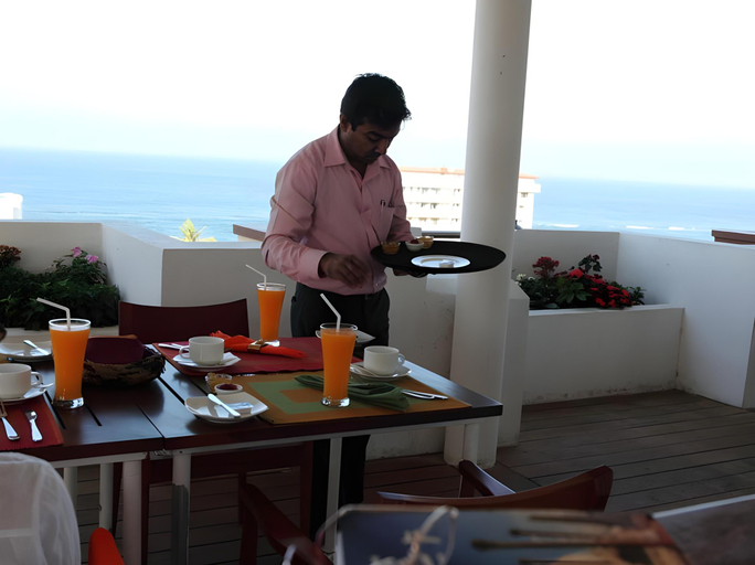 Food & Drinks 5, Lafala Hotel and Service Apartment, Thimbirigasyaya