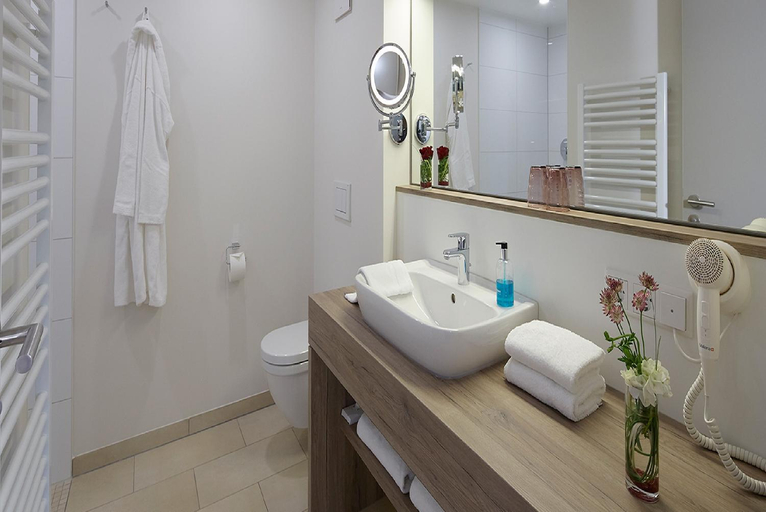 Bathroom 3, Hotel Kapellenberg, Würzburg