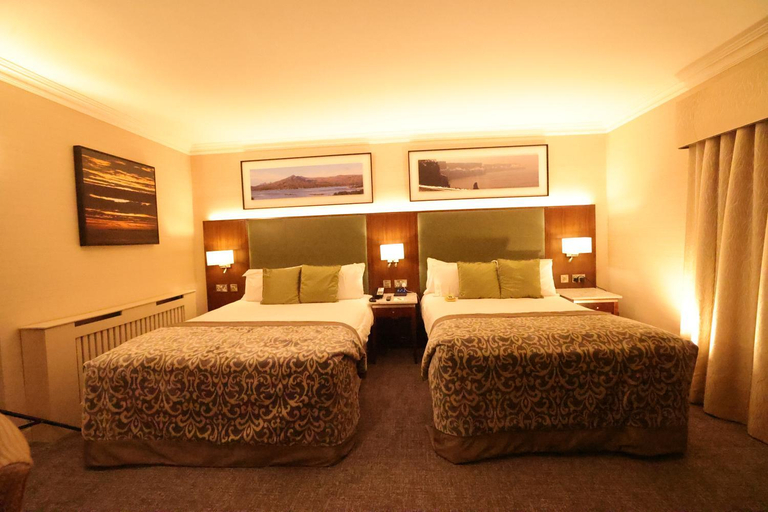 Bedroom 2, Vaughan Lodge Hotel