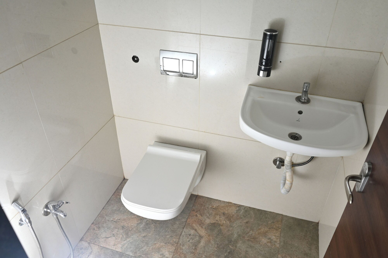 Bathroom 4, THE SHRINE HOTEL, East Nimar
