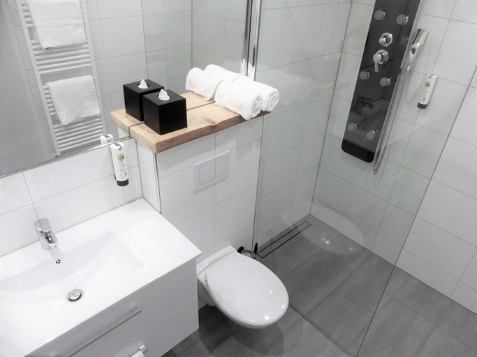 Bathroom 4, BODETALER BASECAMP LODGE - Naturerlebnis Lodge, Harz
