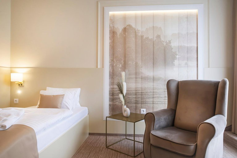 Bedroom 3, Spa Hotel Diana, Cheb