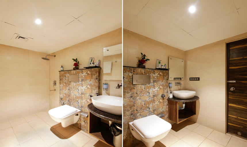 Bathroom 4, Treebo Punjabi Nature Residency, Near Faridabad Railway Station, Faridabad
