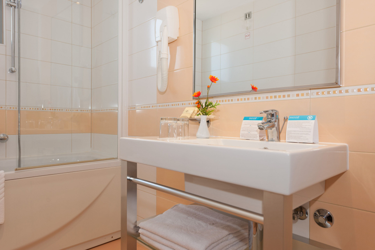 Bathroom 5, Maistra Select Belvedere Resort, Vrsar
