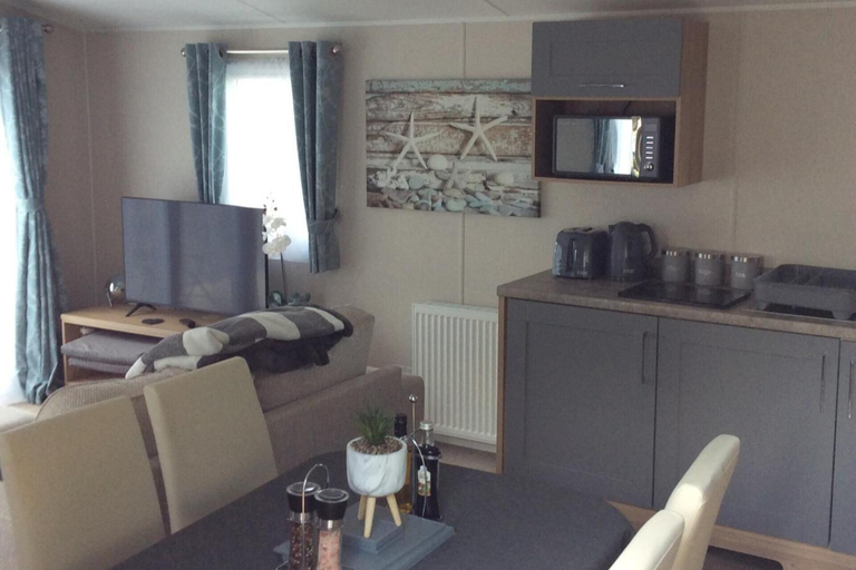 Others 5, Lake District Cumbria Gilcrux Solway Firth Cabin, Cumbria