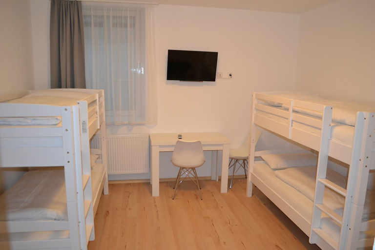 Bedroom 4, Hotel - PLATIA, Günzburg