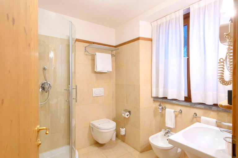 Bathroom 5, Le Miramonti Hotel & Wellness, Aosta