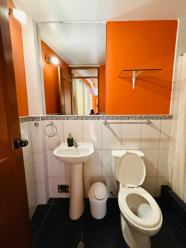 Bathroom, Sara Garden Lodge, Urubamba