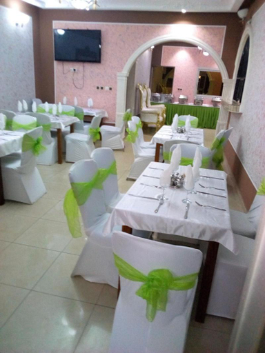 Food & Drinks 4, Hotel Residence Madadjeu, Mfoundi