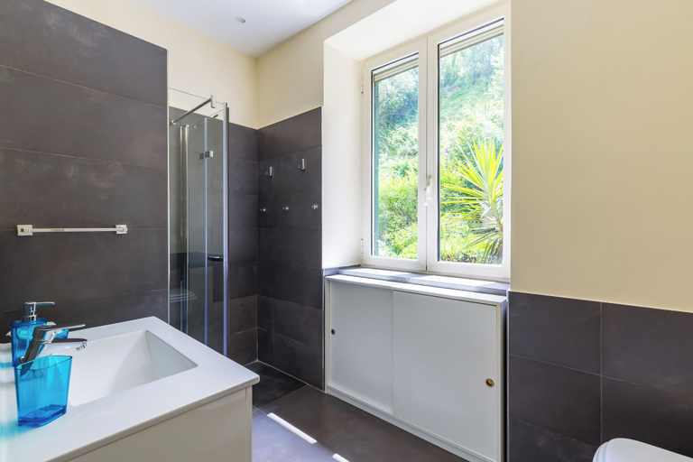 Bathroom 4, Villa Dolcevita, Napoli