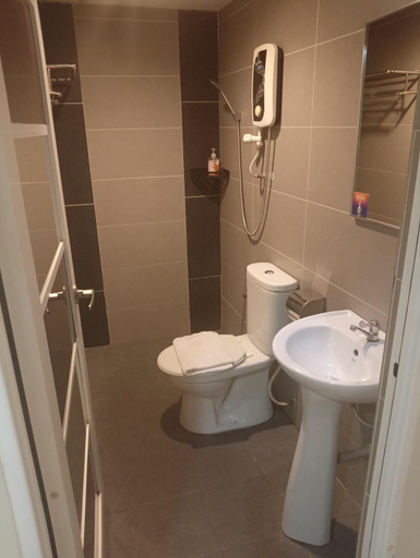 Bathroom 3, Swing & Pillows @ PJ SS2, Petaling Jaya