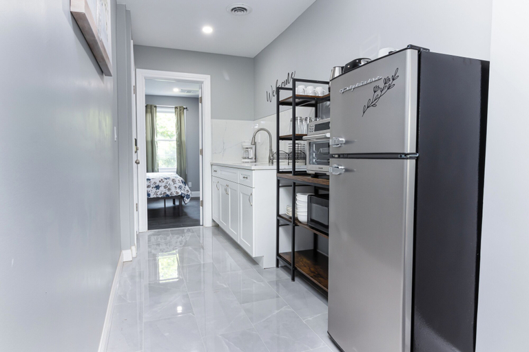 Private kitchen 3, Cozy 1Br Micro Apartment Close To The Falls, Niagara