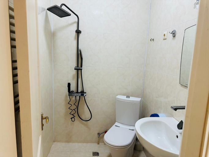 Bathroom 4, Claude Monet beach hotel, Ozurgeti