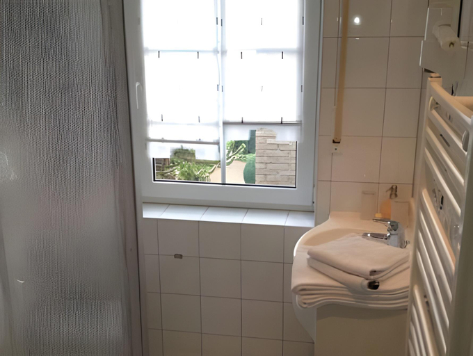 Bathroom 3, Hotel Restaurant Zum Heidekrug, Osnabrück