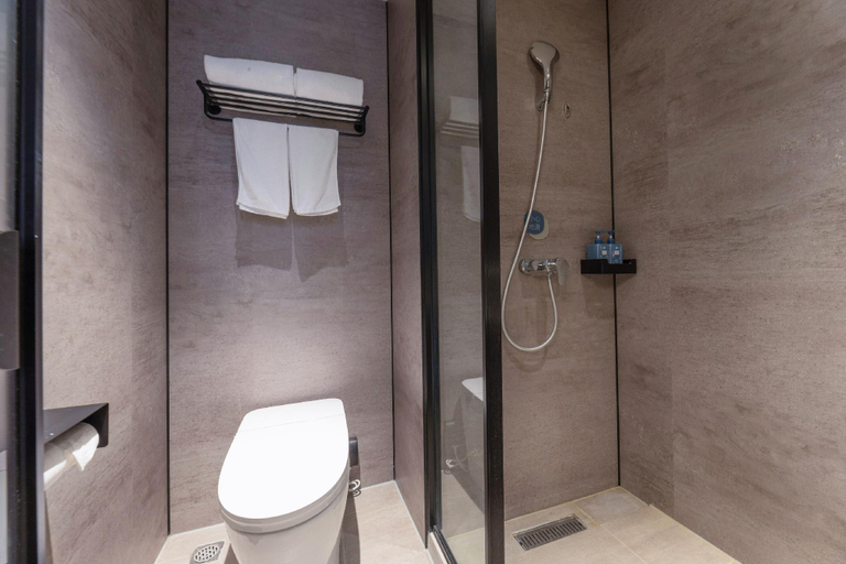 Bathroom 3, Hanting Hotel Nanjing Hanzhongmen Metro Station, Nanjing