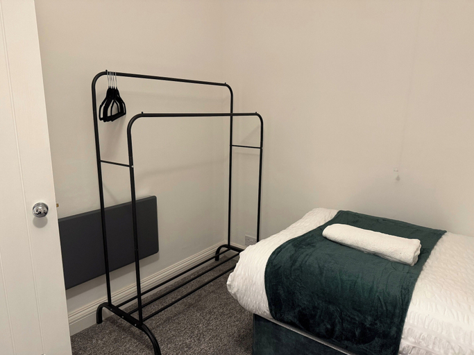 Room 3, 2 Bed House - Sleeps 5 - Garden - Parking - Wifi, Leicester