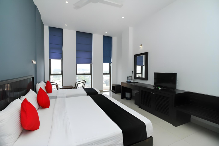 Bedroom 2, Golden Pier City Hotel, Colombo