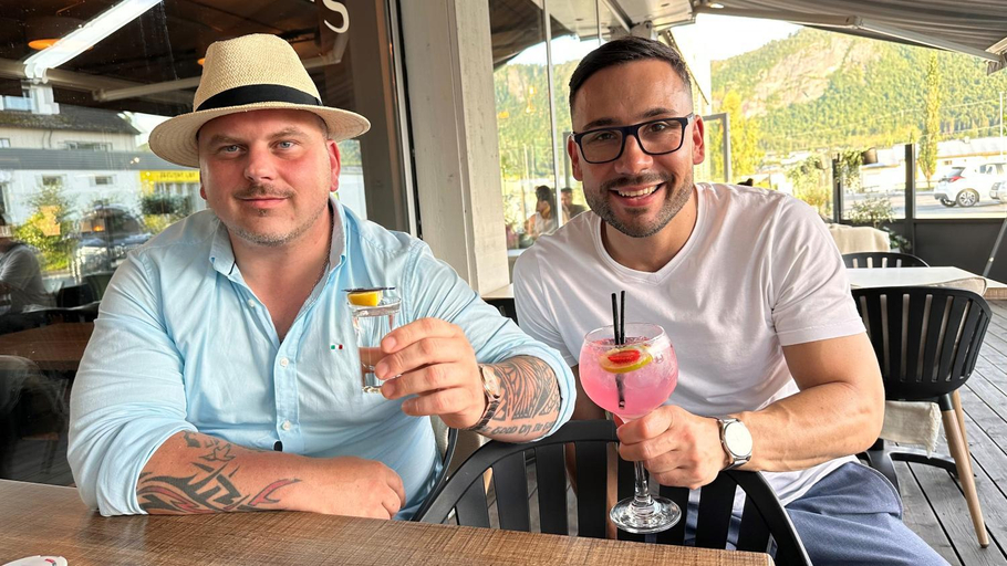 Food & Drinks 4, Hotell Koselig, Hemne