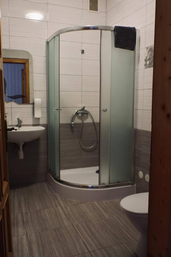 Bathroom 2, VIP hostel, Mukachivs'ka