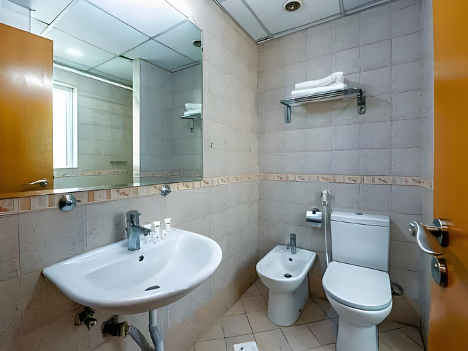 Bathroom 5, Ruwi Hotel Apartments, Sharjah City