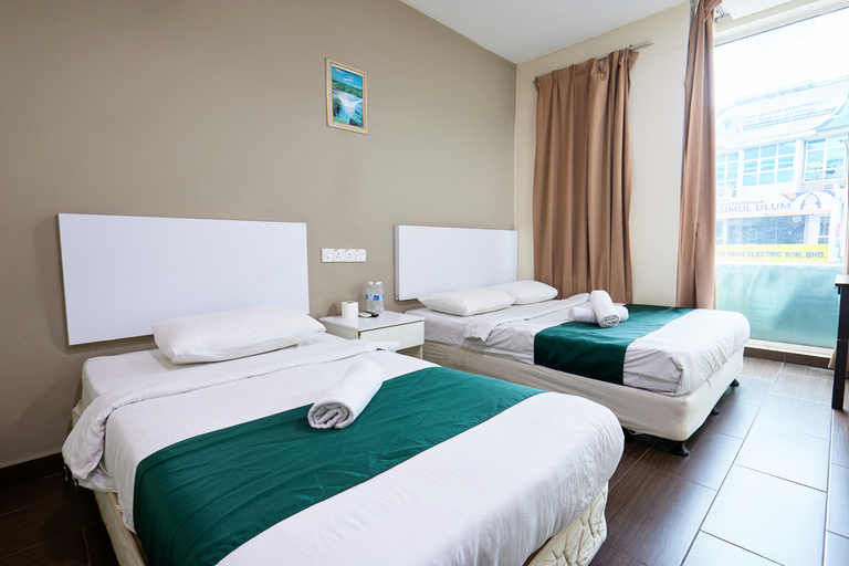 Fast Hotel Sri Gombak Room Type - Triple Room with Window