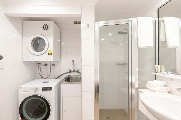Bathroom 4, Outrigger Bay Apartments, Byron