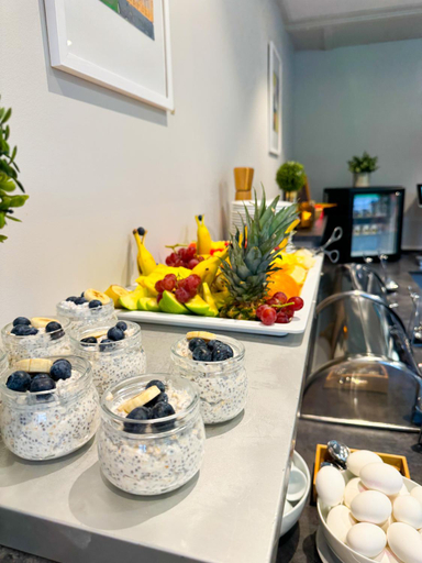 Food & Drinks 5, Hotell Koselig, Hemne