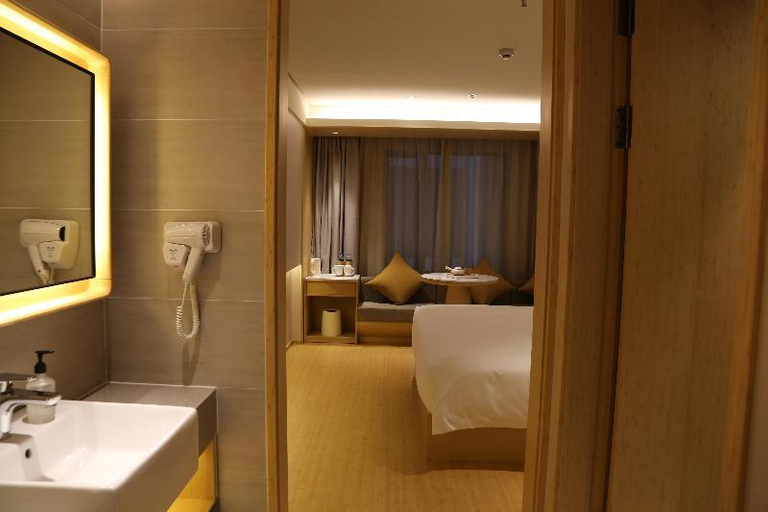 Bathroom 3, Ji Hotel Nanjing Hexi Bolan Center, Nanjing