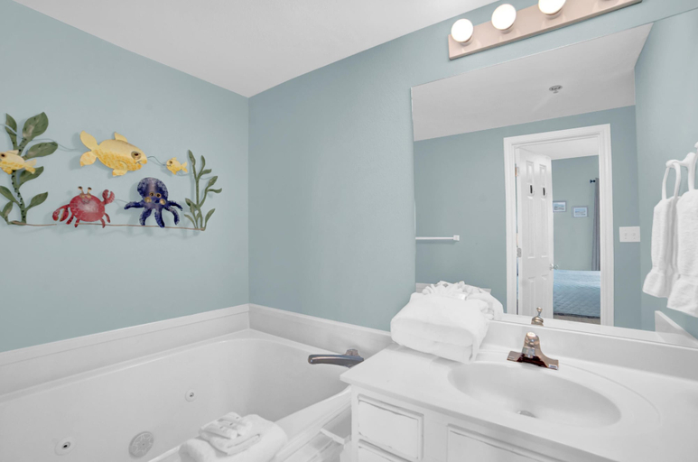 Bathroom 4, Tropic Isles 801, Baldwin
