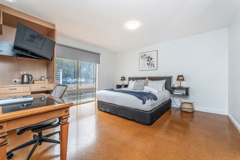 Bedroom 2, The Swan Valley Hotel, Swan