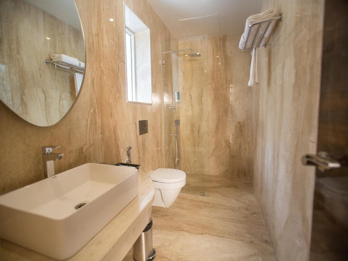 Bathroom 4, Royal Regency, Chennai
