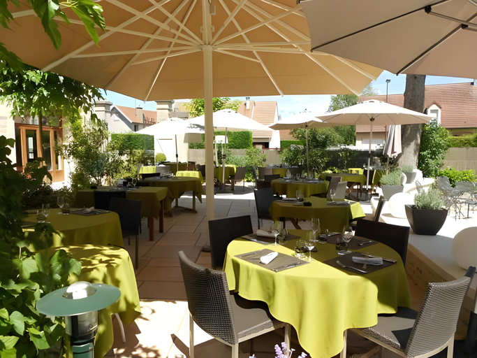Food & Drinks 5, Auberge Cote Riviere, Côte-d'Or