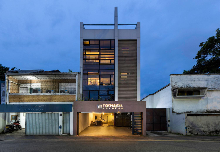 Exterior & Views