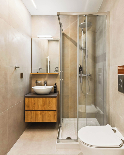 Bathroom 5, Limehome Piraeus Port, Attica