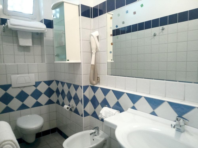 Bathroom 4, Caesar Hotel, Forli' - Cesena